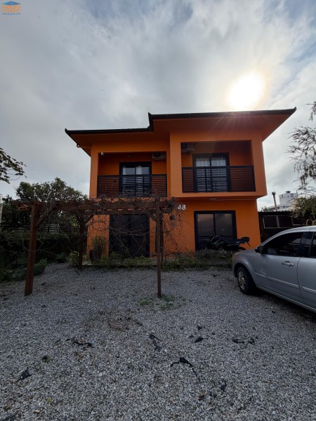 Casa para Comprar, 2 dormitórios no bairro Cachoeira do Bom Jesus em Florianópolis - Código 3707