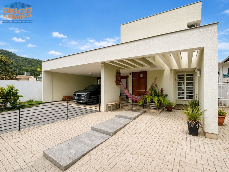 Casa para Comprar, 4 dormitórios no bairro Cachoeira do Bom Jesus em Florianópolis - Código 3721