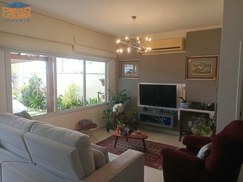 Casa para Comprar, 3 dormitórios no bairro Cachoeira do Bom Jesus em Florianópolis - Código 3725