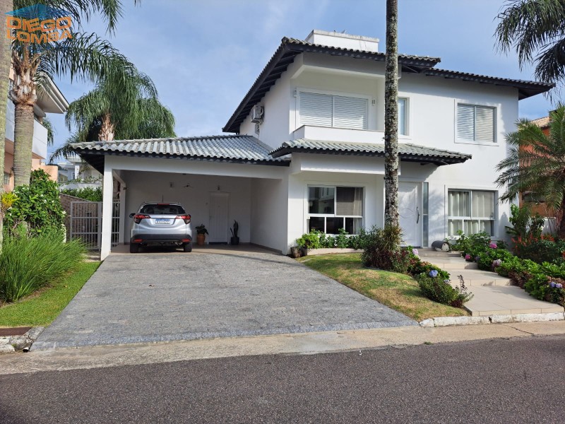 Casa para Comprar, 4 dormitórios no bairro Cachoeira do Bom Jesus em Florianópolis - Código 3759