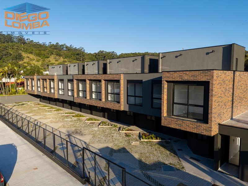 Casa para Comprar, 2 dormitórios no bairro Cachoeira do Bom Jesus em Florianópolis - Código 3021