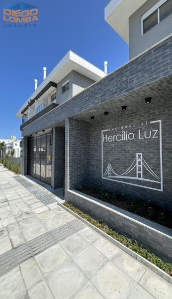 Apartamento para Comprar, 2 dormitórios no bairro Ingleses do Rio Vermelho em Florianópolis - Código 3504