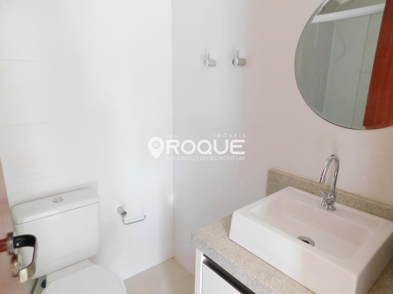 12. * Banheiro social - www.imoveisroque.com.br