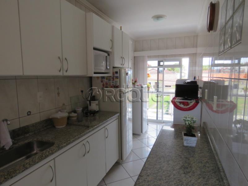 8. *Cozinha com móveis planejados - www.imoveisroque.com.br