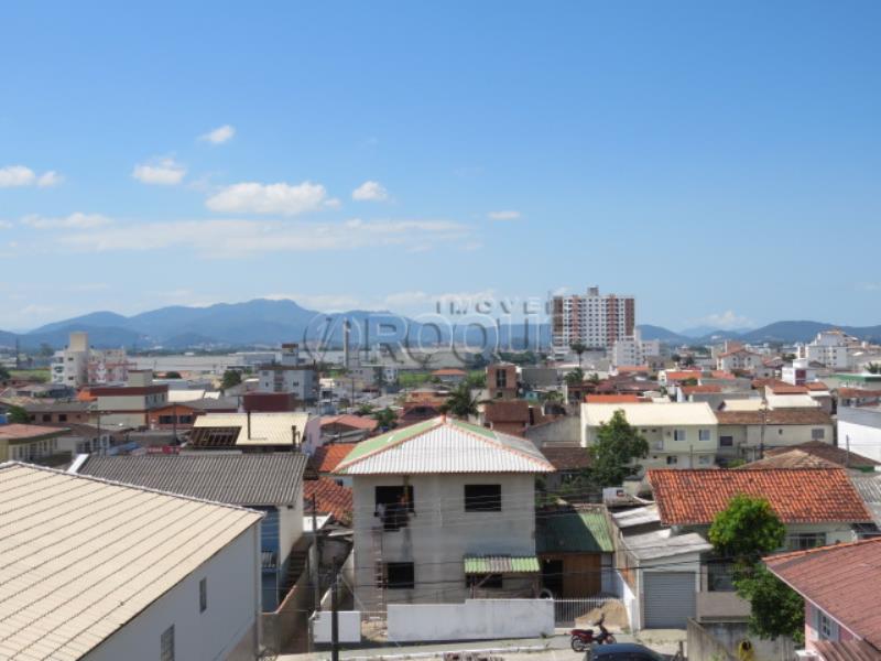 25. *Vista das salas - www.imoveisroque.com.br