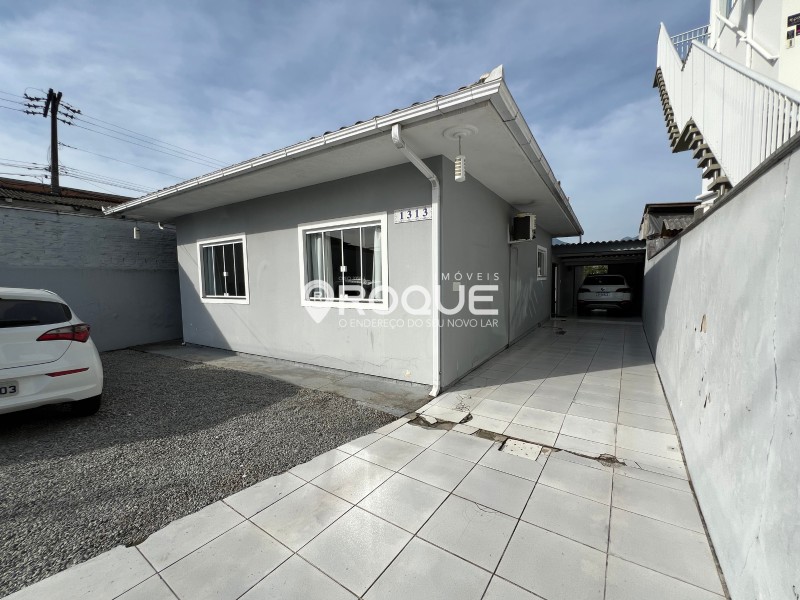Casa Codigo 2019 a Venda no bairro Aririu na cidade de Palhoça *Fachada - www.imoveisroque.com.br