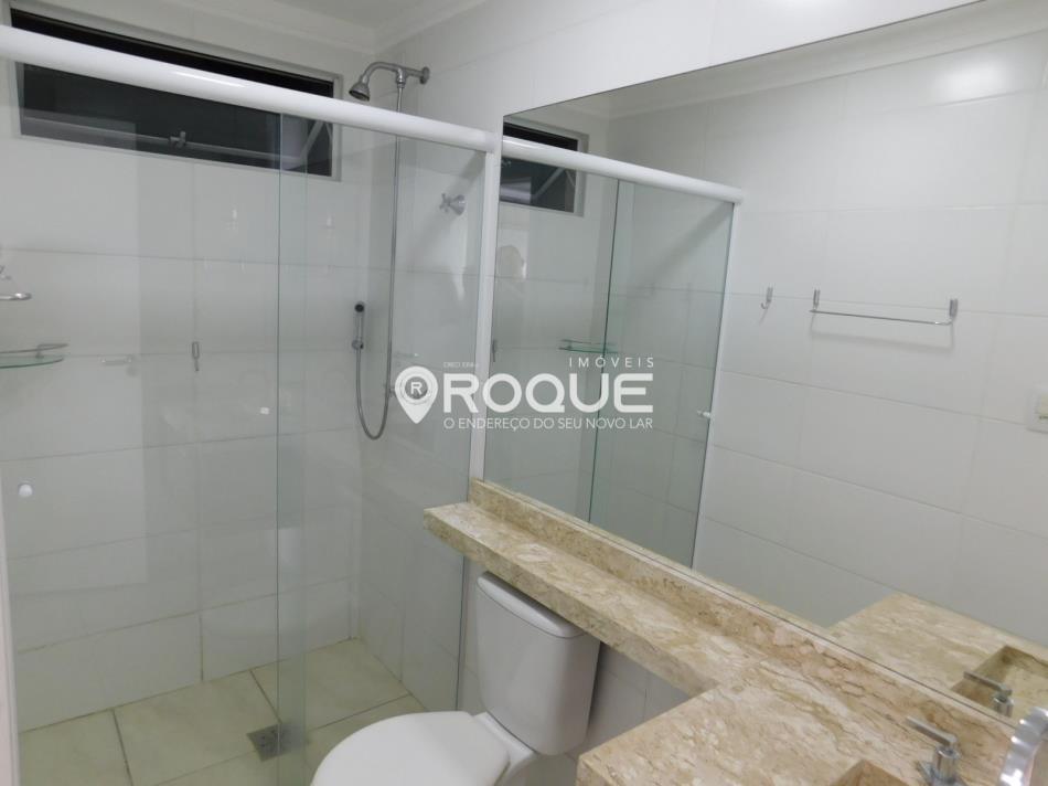 7. * Banheiro Social - www.imoveisroque.com.br