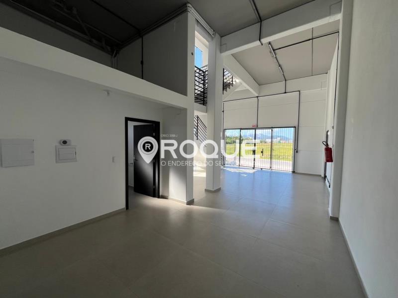 Galpão Codigo 2075 para Alugar no bairro Sertão do Maruim na cidade de São José * Interna galpão - www.imoveisroque.com.br