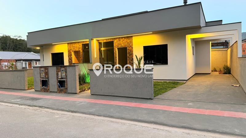 Casa-Codigo-2090-a-Venda-no-bairro-Bela-Vista-na-cidade-de-Palhoça