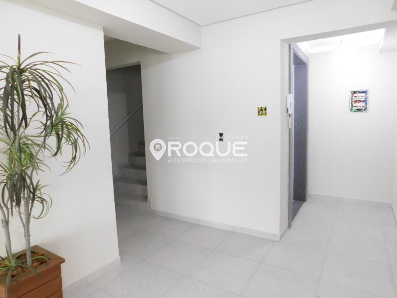 13. *Hall de entrada - www.imoveisroque.com.br