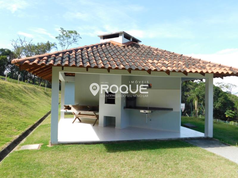 24. * Quiosque com churrasqueira - www.imoveis roque.com.br