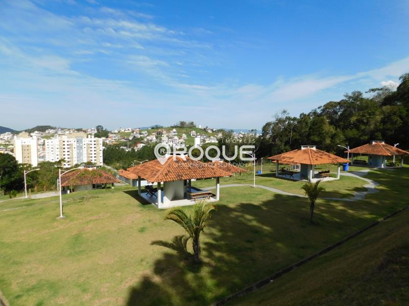 25. *Quiosque com churrasqueira - www.imoveisroque.com.br