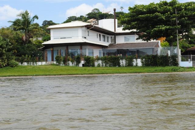 Casa-Codigo-517-a-Venda-no-bairro-Lagoa-da-Conceição-na-cidade-de-Florianópolis