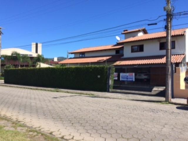 Casa-Codigo-644-a-Venda-no-bairro-Santa-Mônica-na-cidade-de-Florianópolis