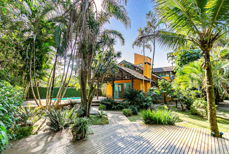 Casa-Codigo-1257-a-Venda-no-bairro-Lagoa-da-Conceição-na-cidade-de-Florianópolis