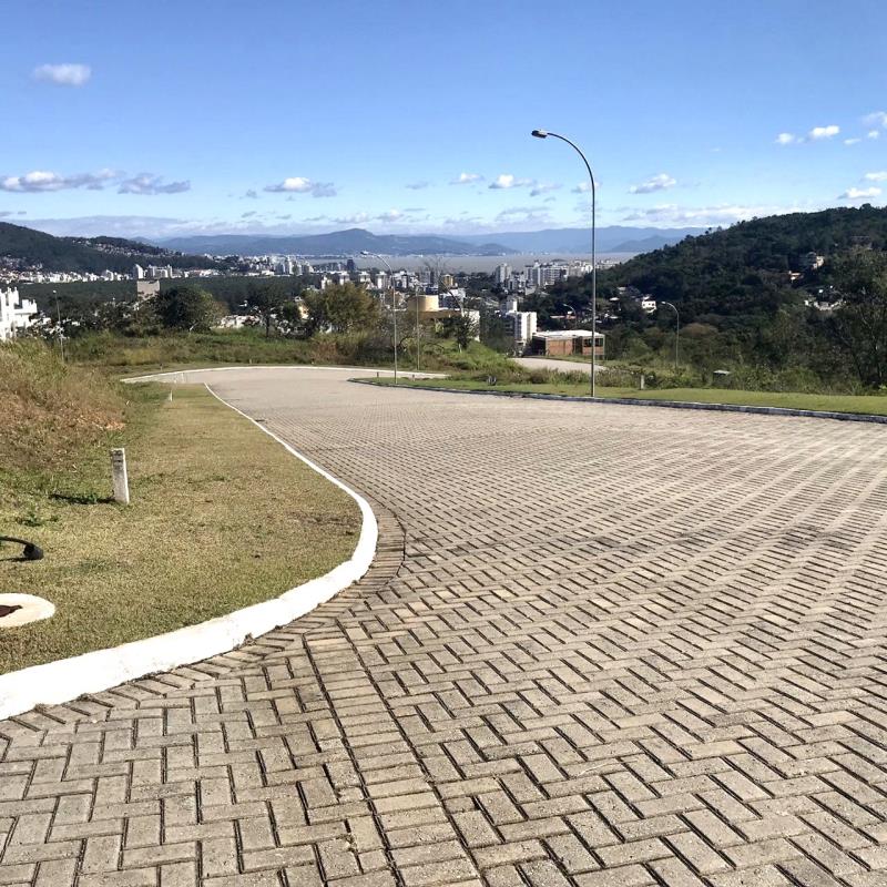 Terreno-Codigo-1580-a-Venda-no-bairro-Itacorubi-na-cidade-de-Florianópolis