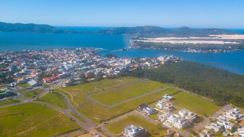 Terreno-Codigo-1598-a-Venda-no-bairro-Lagoa-da-Conceição-na-cidade-de-Florianópolis