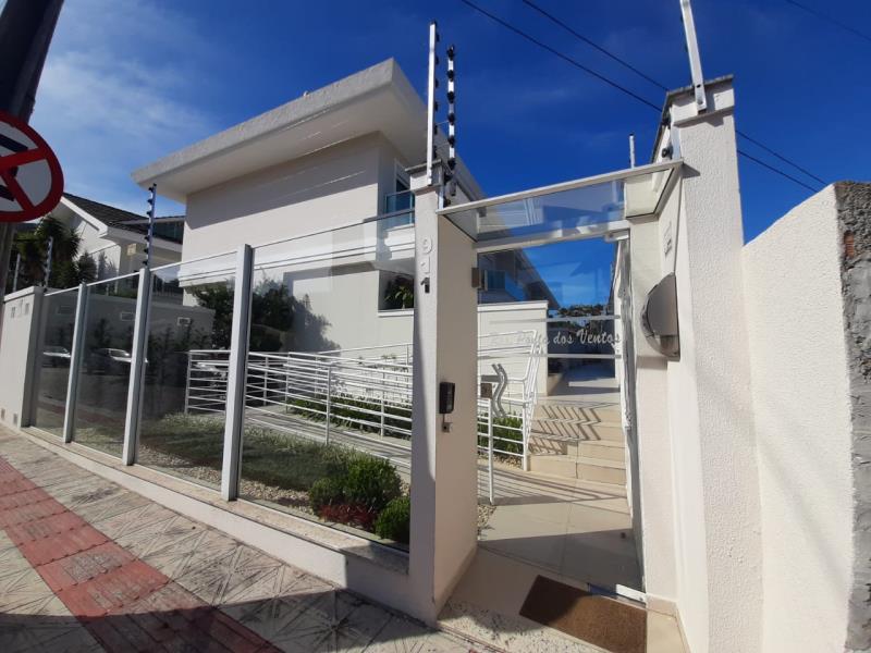 Casa-Codigo-1690-a-Venda-no-bairro-Lagoa-da-Conceição-na-cidade-de-Florianópolis
