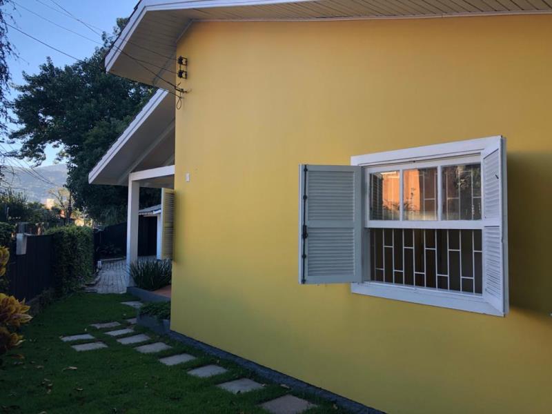 Casa-Codigo-1706-para-alugar-no-bairro-Lagoa-da-Conceição-na-cidade-de-Florianópolis