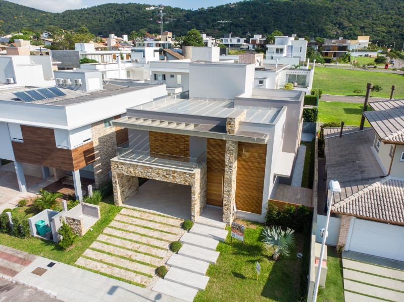 Casa-Codigo-1772-a-Venda-no-bairro-Lagoa-da-Conceição-na-cidade-de-Florianópolis
