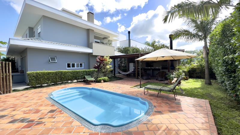 Casa-Codigo-1800-a-Venda-no-bairro-Campeche-na-cidade-de-Florianópolis