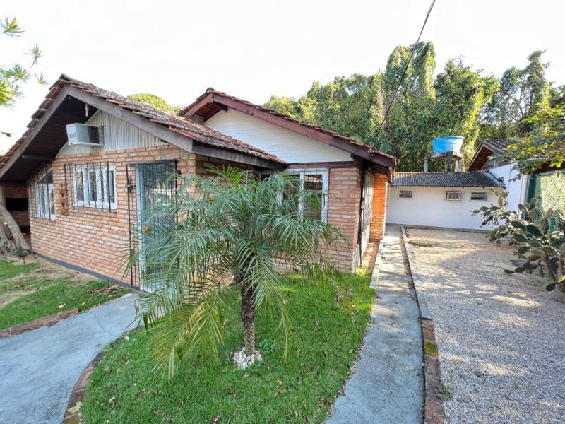 Casa-Codigo-1865-para-alugar-no-bairro-Lagoa-da-Conceição-na-cidade-de-Florianópolis