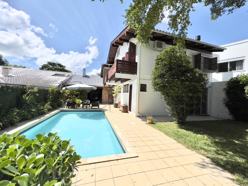 Casa-Codigo-1933-a-Venda-no-bairro-Santa-Mônica-na-cidade-de-Florianópolis