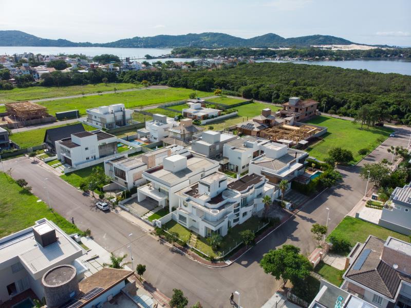 Casa-Codigo-1944-a-Venda-no-bairro-Lagoa-da-Conceição-na-cidade-de-Florianópolis