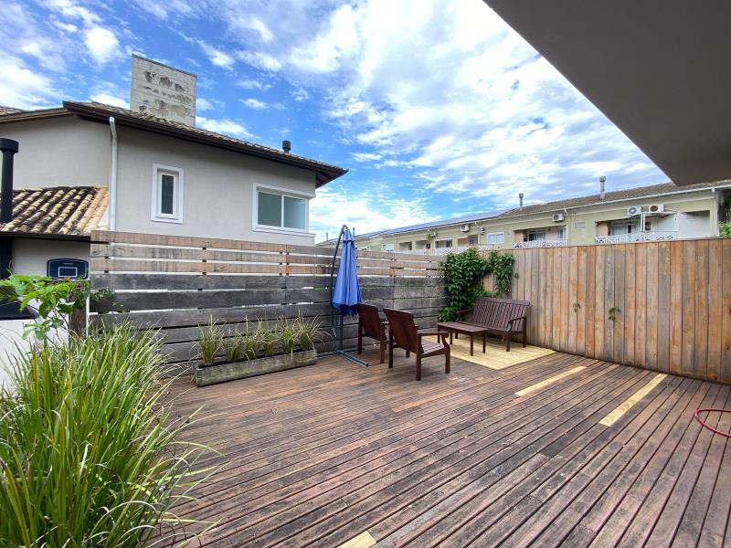 Casa-Codigo-1975-para-alugar-no-bairro-Lagoa-da-Conceição-na-cidade-de-Florianópolis