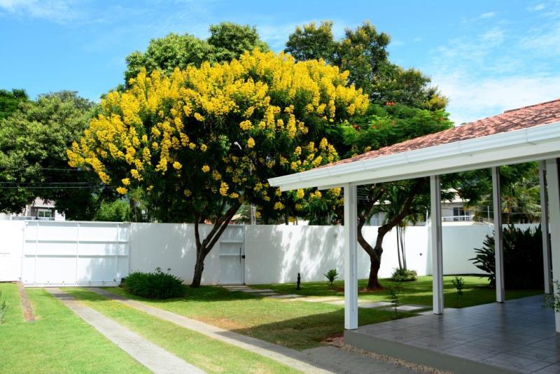 Casa-Codigo-2051-a-Venda-no-bairro-Lagoa-da-Conceição-na-cidade-de-Florianópolis
