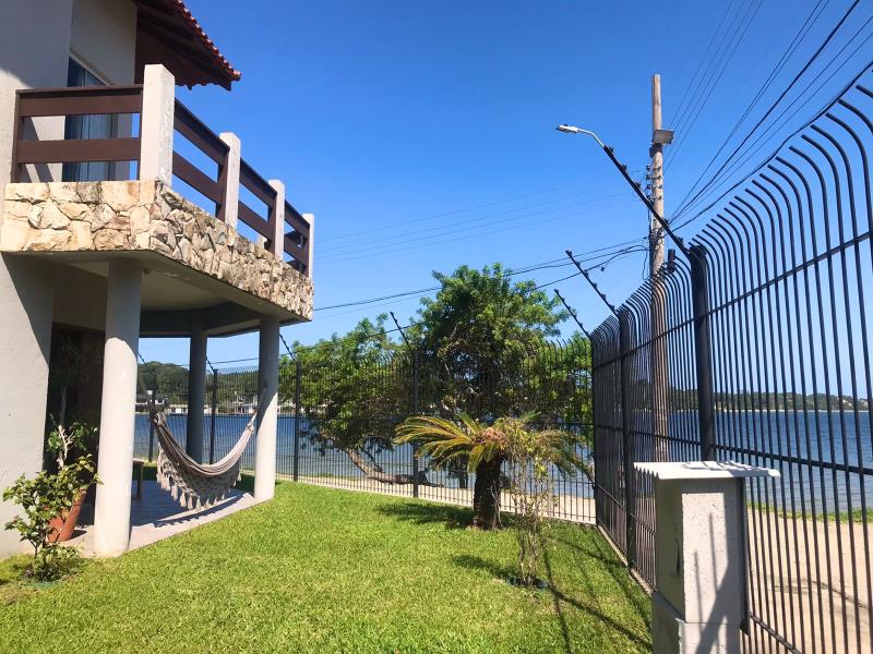Casa-Codigo-2057-a-Venda-no-bairro-Lagoa-da-Conceição-na-cidade-de-Florianópolis
