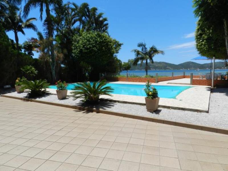 Casa-Codigo-2118-a-Venda-no-bairro-Lagoa-da-Conceição-na-cidade-de-Florianópolis