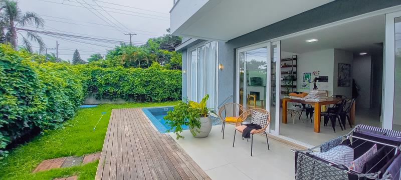 Casa-Codigo-2125-a-Venda-no-bairro-Lagoa-da-Conceição-na-cidade-de-Florianópolis