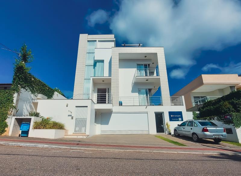 Casa-Codigo-2155-a-Venda-no-bairro-Lagoa-da-Conceição-na-cidade-de-Florianópolis
