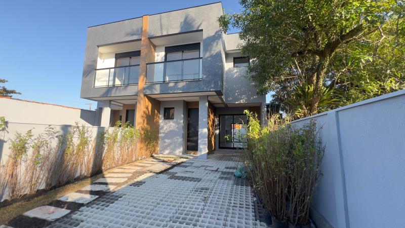 Casa-Codigo-2186-a-Venda-no-bairro-Campeche-na-cidade-de-Florianópolis