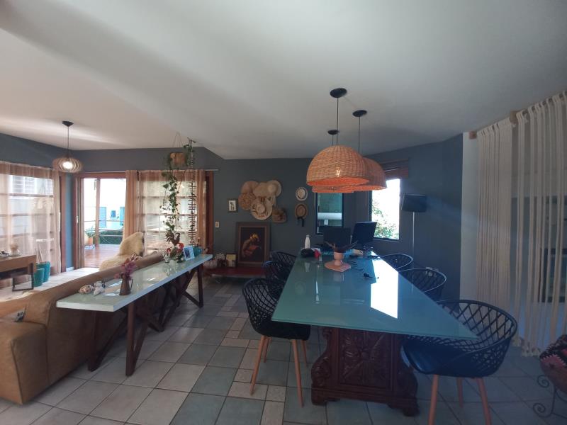 Casa-Codigo-2188-para-alugar-no-bairro-Lagoa-da-Conceição-na-cidade-de-Florianópolis