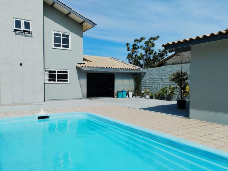 Casa-Codigo-2220-a-Venda-no-bairro-Campeche-na-cidade-de-Florianópolis