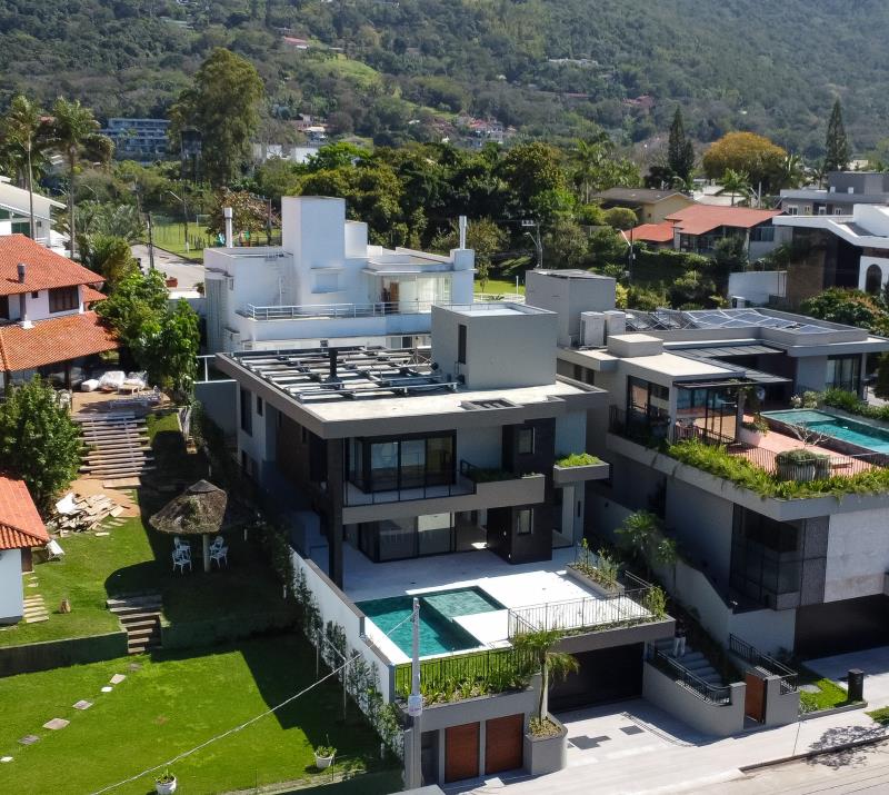 Casa-Codigo-2227-a-Venda-no-bairro-Lagoa-da-Conceição-na-cidade-de-Florianópolis