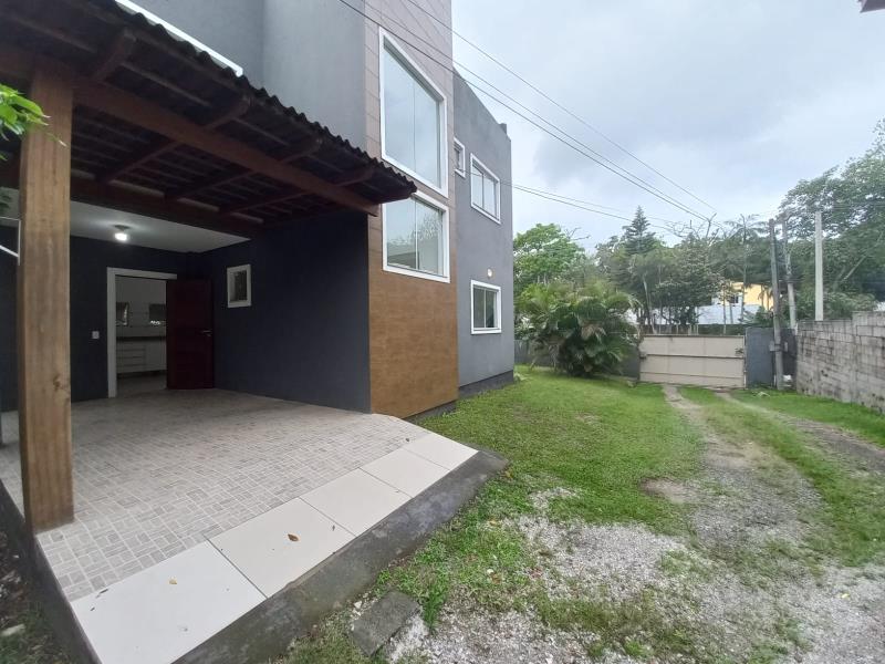 Casa-Codigo-2234-para-alugar-no-bairro-Lagoa-da-Conceição-na-cidade-de-Florianópolis