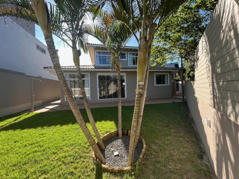 Casa-Codigo-2241-a-Venda-no-bairro-Lagoa-da-Conceição-na-cidade-de-Florianópolis
