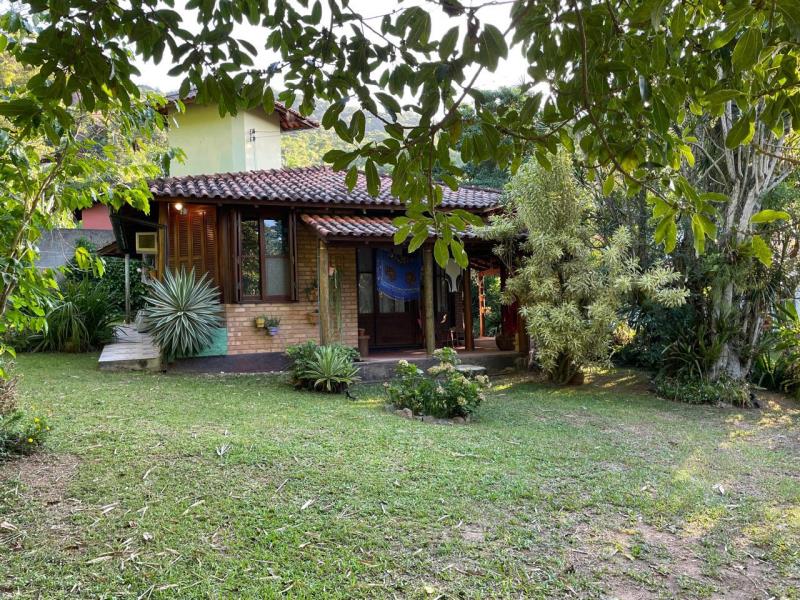 Casa-Codigo-2247-a-Venda-no-bairro-Lagoa-da-Conceição-na-cidade-de-Florianópolis