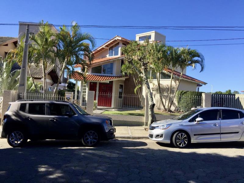 Casa-Codigo-2262-a-Venda-no-bairro-Lagoa-da-Conceição-na-cidade-de-Florianópolis