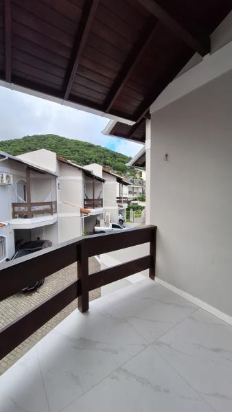 Casa-Geminada-Codigo-2277-para-alugar-no-bairro-Lagoa-da-Conceição-na-cidade-de-Florianópolis