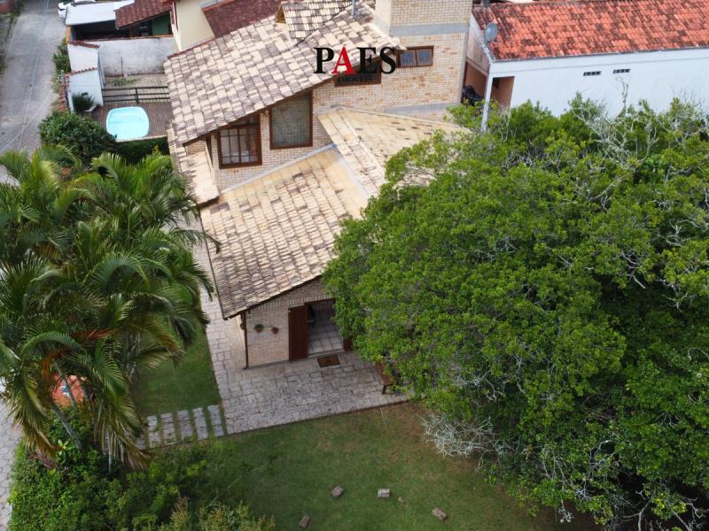 Casa-Codigo-2281-a-Venda-no-bairro-Rio-Tavares-na-cidade-de-Florianópolis