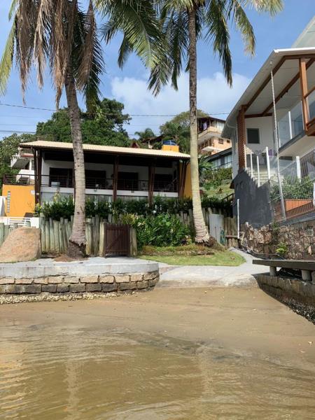 Casa-Codigo-2291-para-alugar-no-bairro-Barra-da-Lagoa-na-cidade-de-Florianópolis
