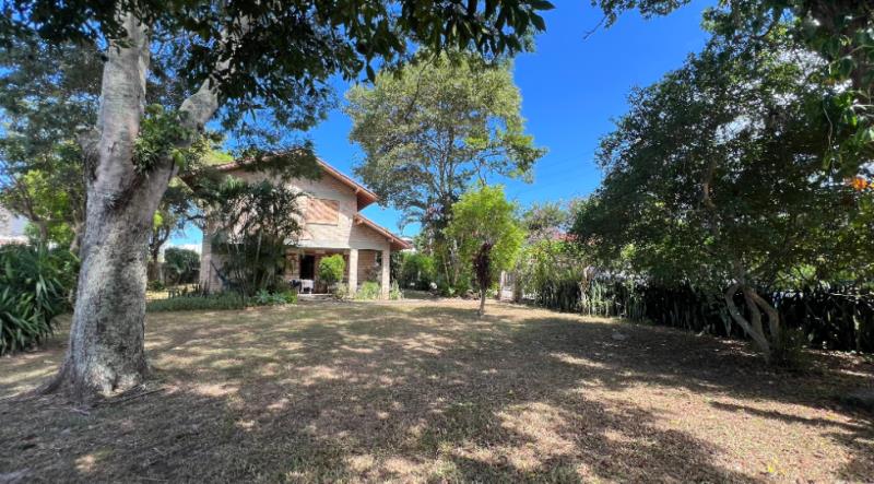 Casa-Codigo-2298-a-Venda-no-bairro-Lagoa-da-Conceição-na-cidade-de-Florianópolis
