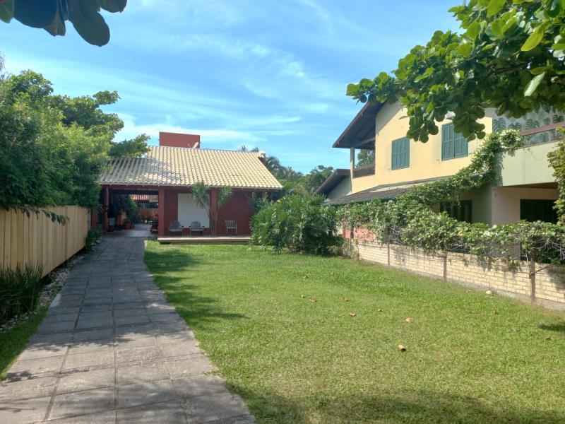 Casa-Codigo-2300-para-alugar-no-bairro-Lagoa-da-Conceição-na-cidade-de-Florianópolis
