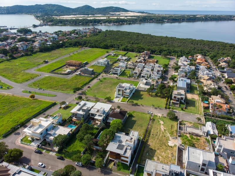 Terreno-Codigo-2315-a-Venda-no-bairro-Lagoa-da-Conceição-na-cidade-de-Florianópolis