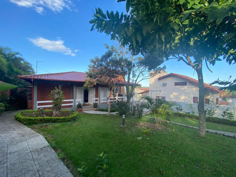 Casa-Codigo-2324-para-alugar-no-bairro-Lagoa-da-Conceição-na-cidade-de-Florianópolis
