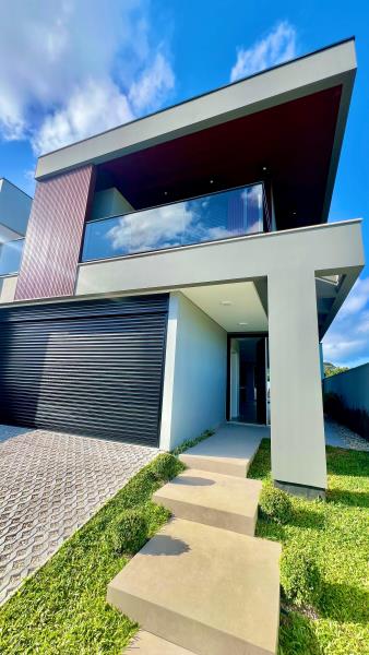 Casa-Codigo-2339-a-Venda-no-bairro-Lagoa-da-Conceição-na-cidade-de-Florianópolis